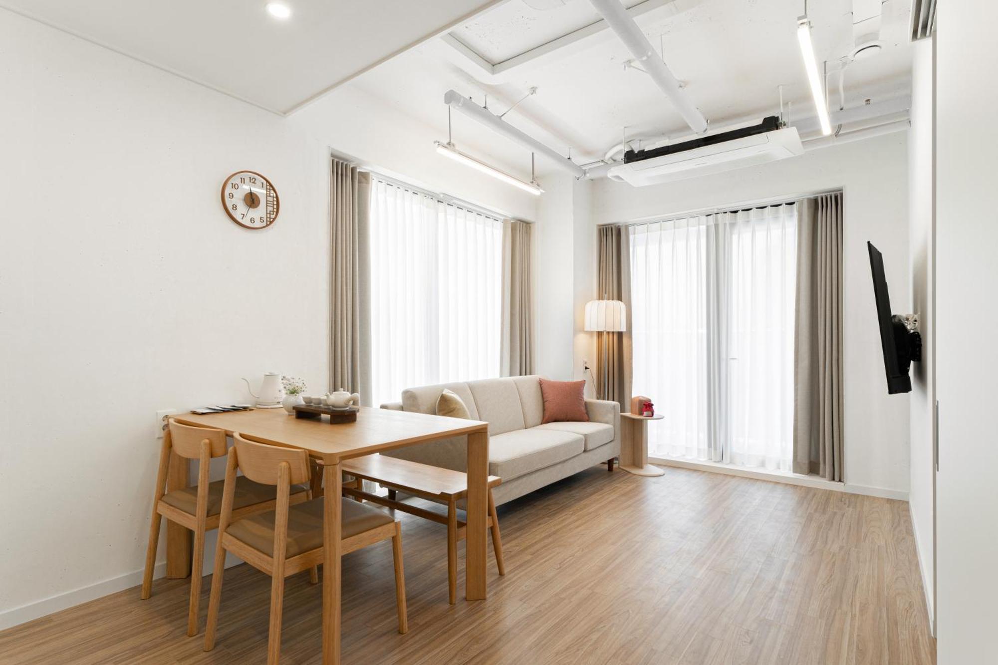 Urbanstay Boutique Ikseon Seoul Rum bild