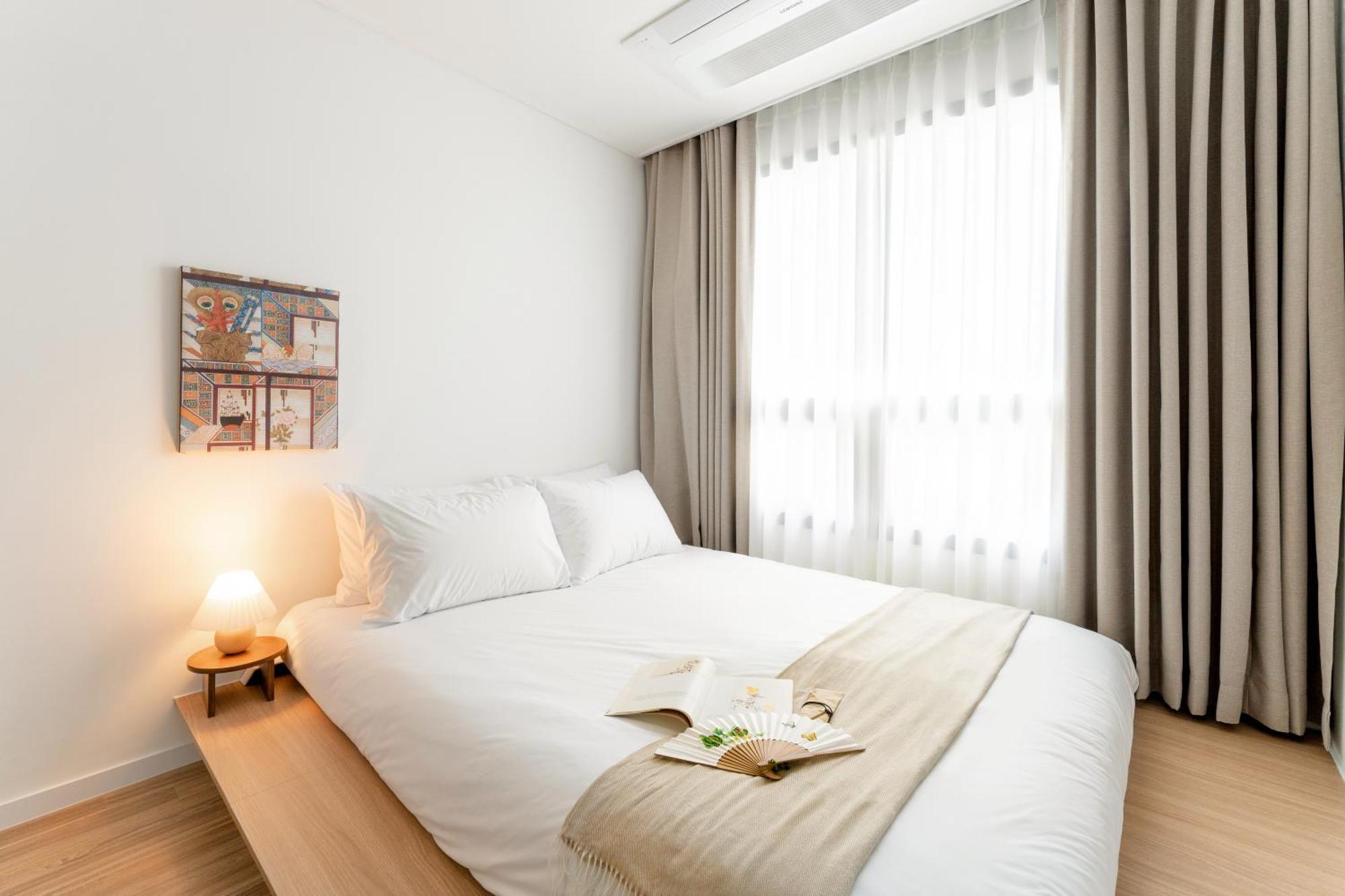 Urbanstay Boutique Ikseon Seoul Rum bild